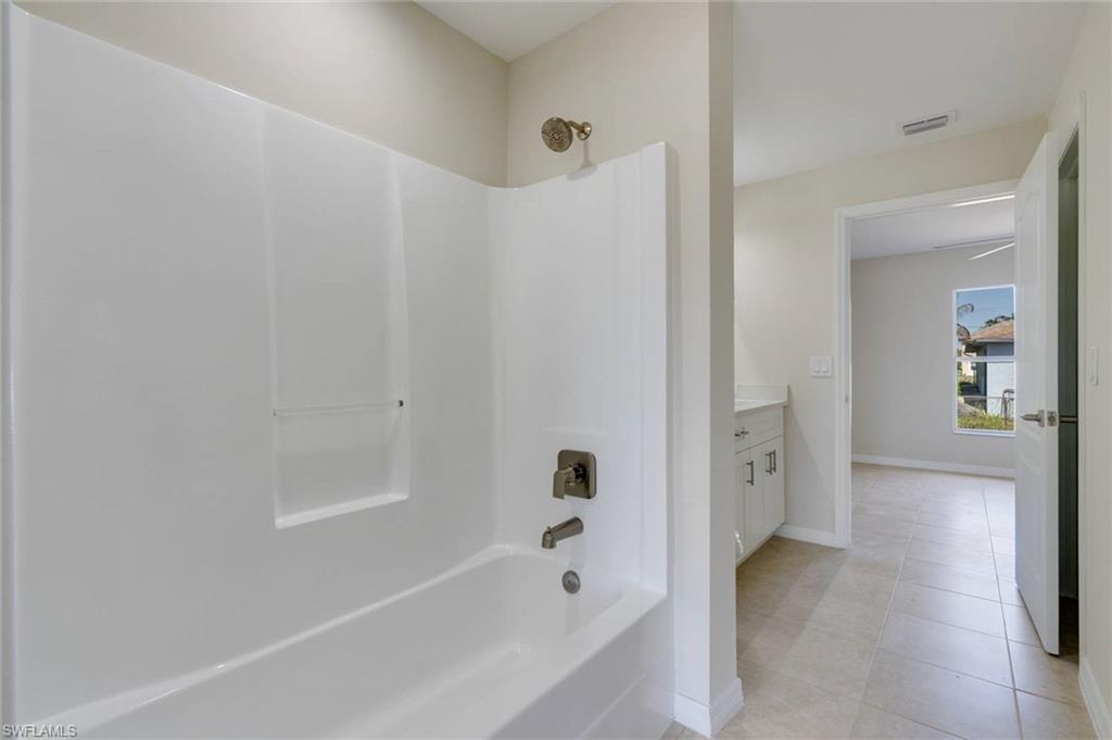 4014 13th St W Property Photo 16
