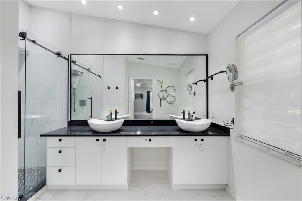 7518 Silver Trumpet Ln 201 Property Photo 16
