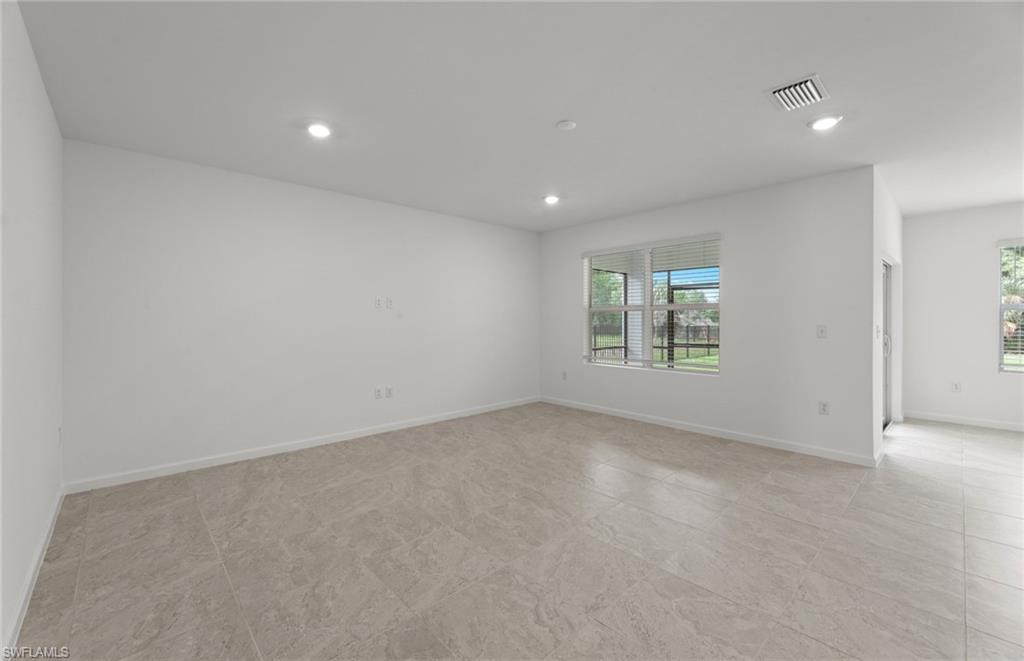 15767 Northridge Rd Property Photo 12
