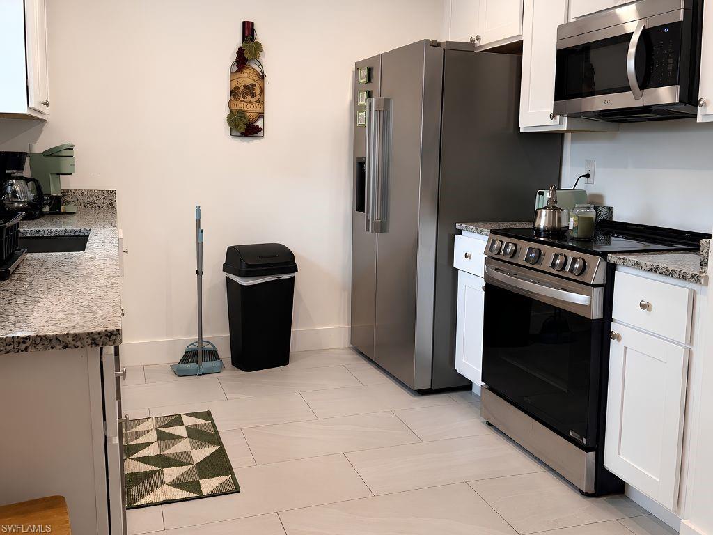 2839 Cocos Ave Property Photo 4