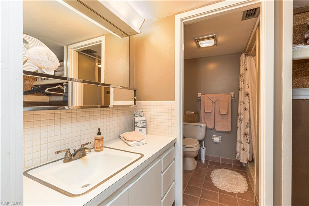 2244 Winkler Ave 108 Property Photo 13