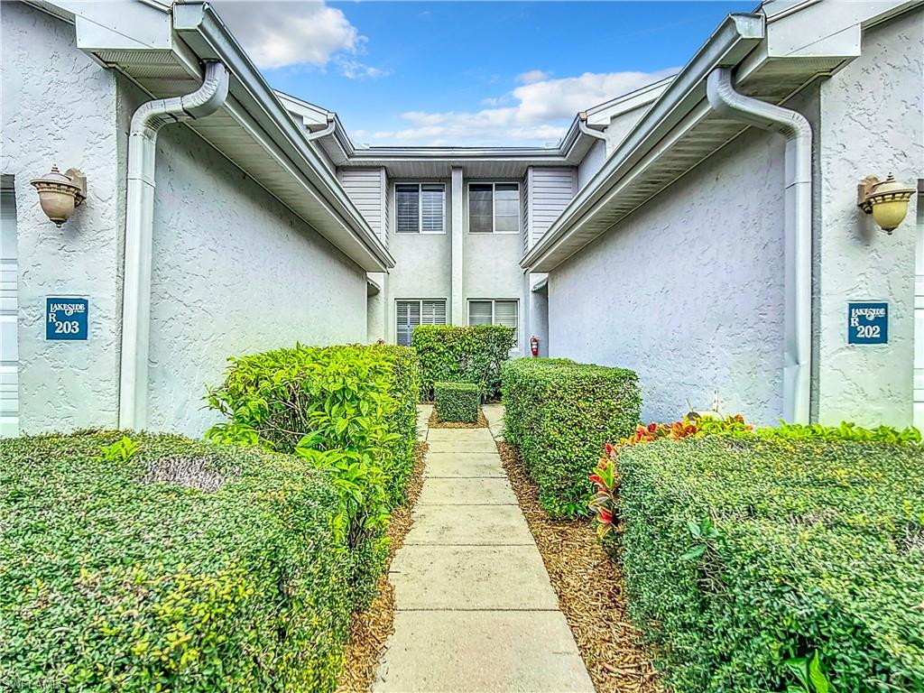 2860 Citrus Lake Dr R-202 Property Photo 3