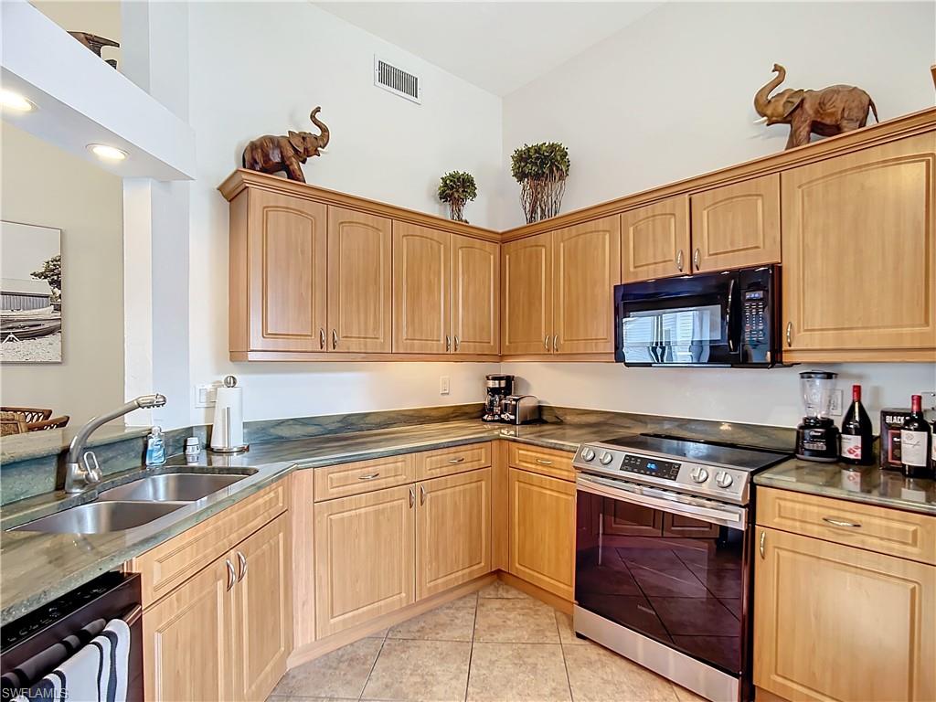 2860 Citrus Lake Dr R-202 Property Photo 10