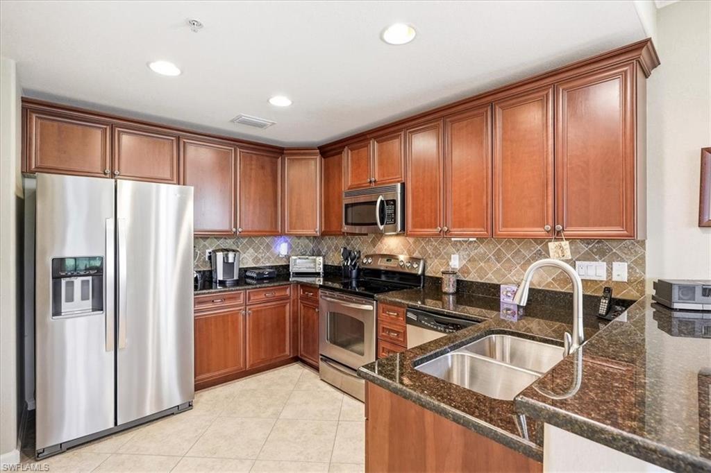 6622 Alden Woods Cir 101 Property Photo 8