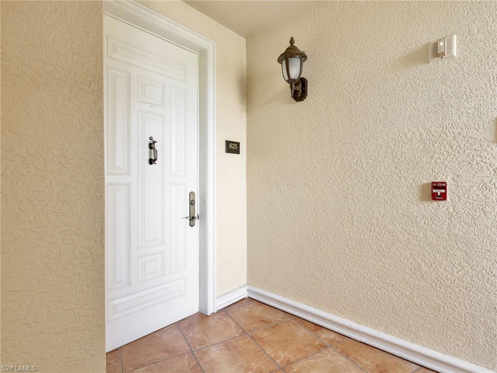 625 6th Ave S B301 Property Photo 4
