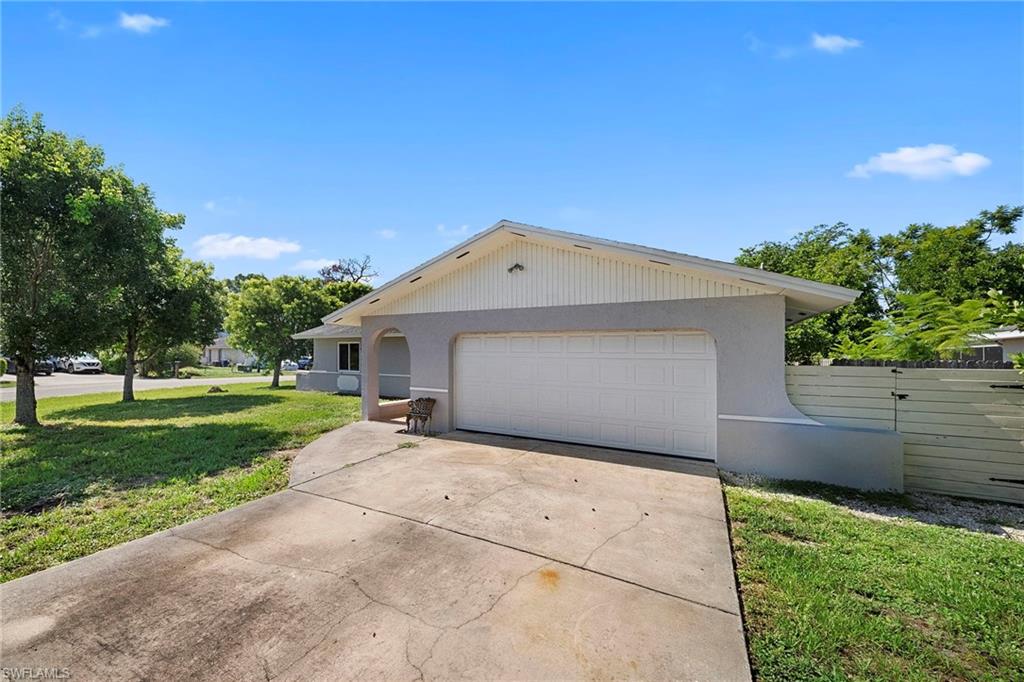7454 Sea Island Rd Property Photo 2