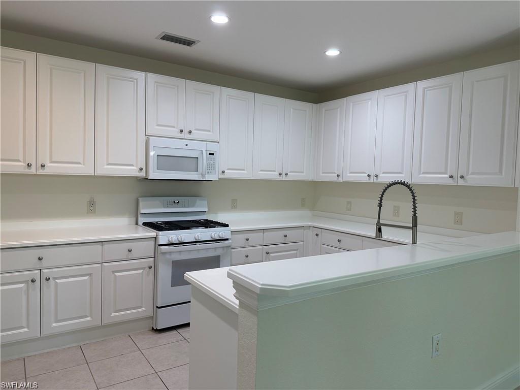 9202 Museo Cir 103 Property Photo 4