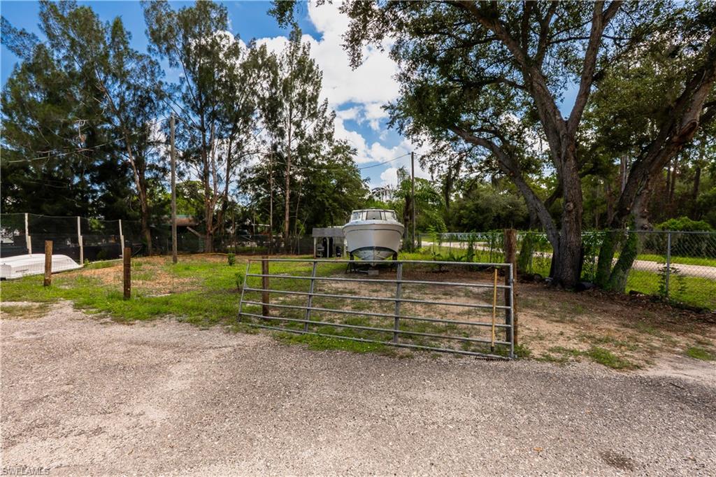 130 Nogal St Property Photo 38