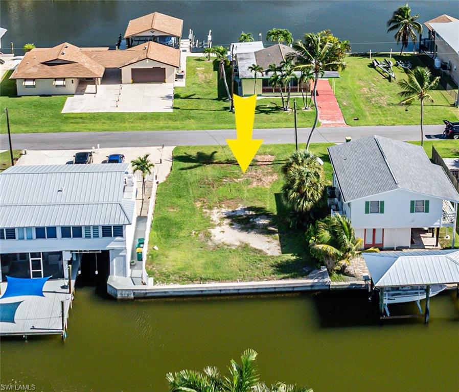 574 Coconut Ave S Property Photo 1