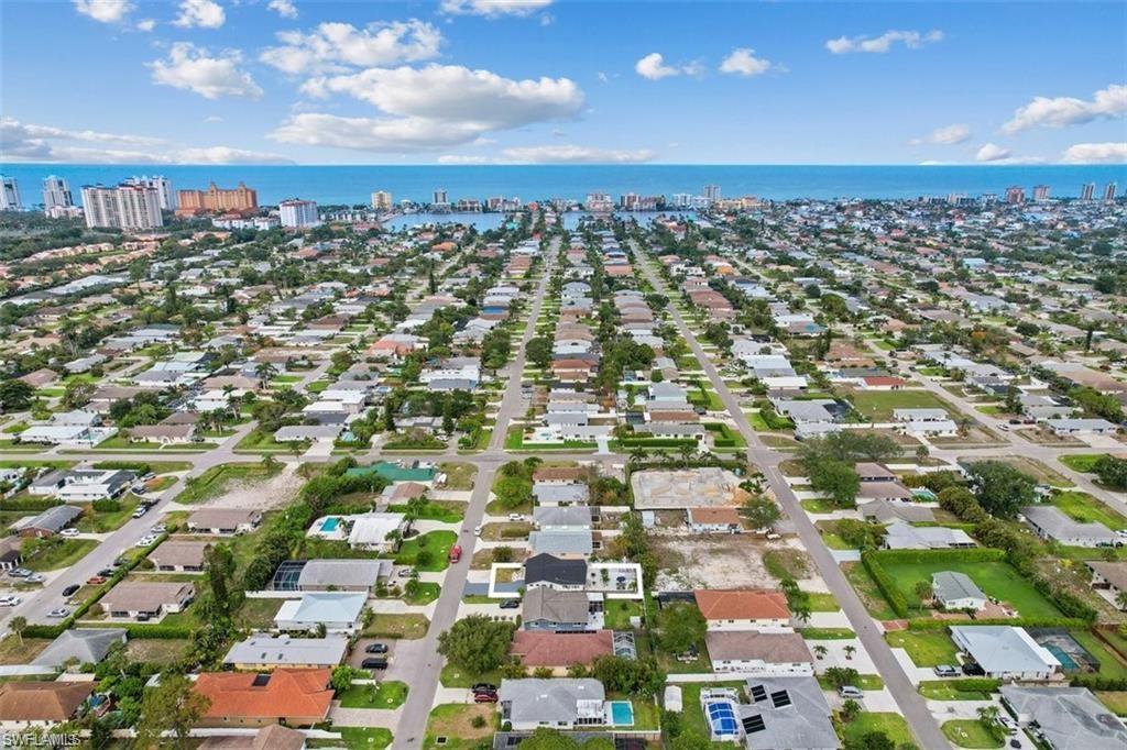 717 95th Ave N Property Photo 1