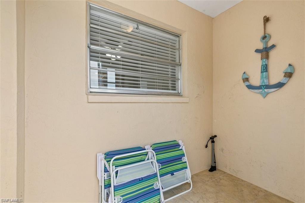 717 95th Ave N Property Photo 6