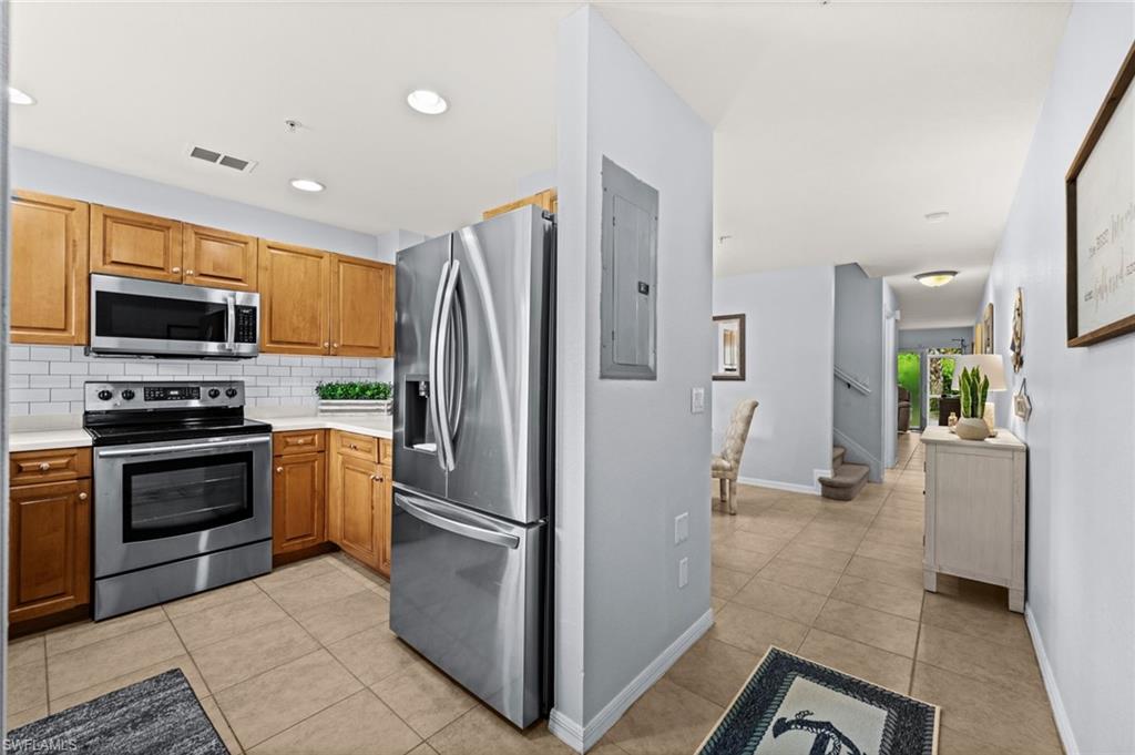 9430 Ivy Brook Run 405 Property Photo 4