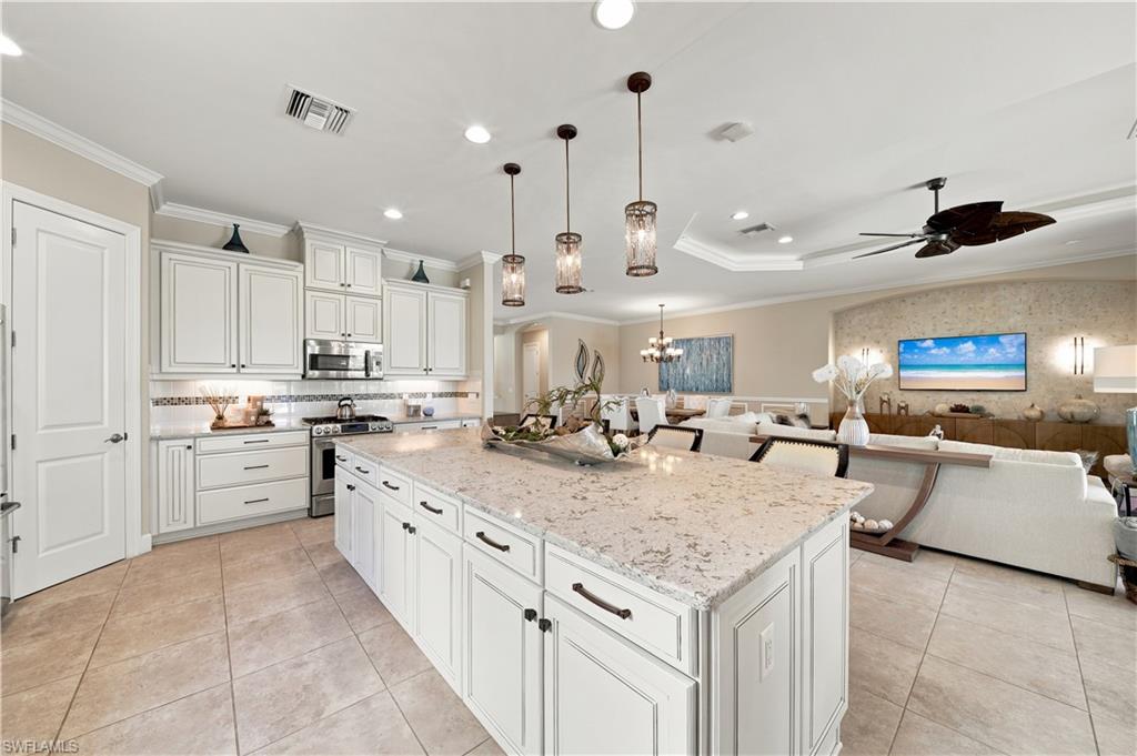 9256 Rialto Ln Property Photo 12