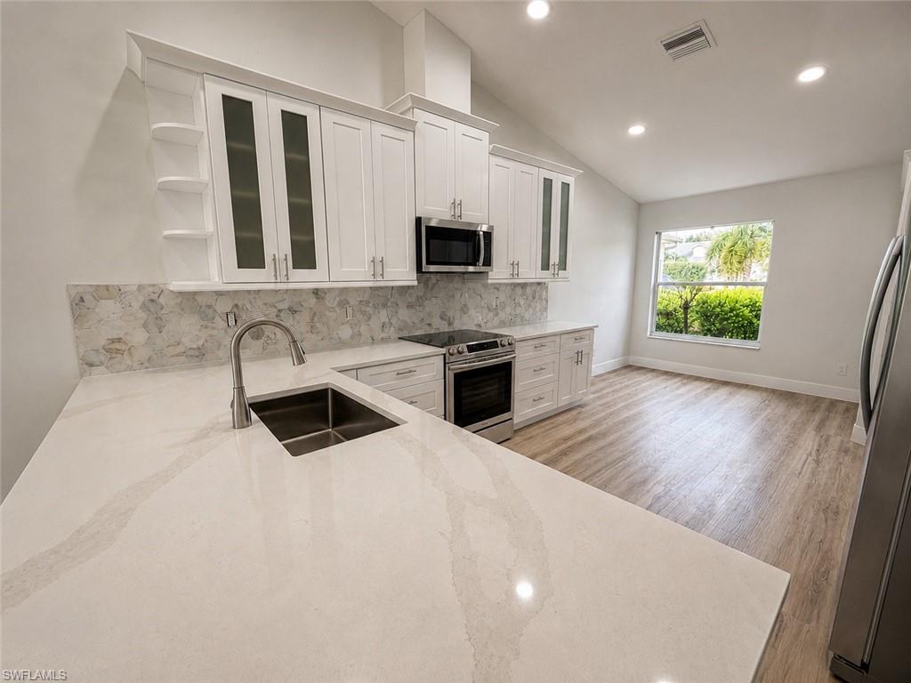 8204 Ibis Cove Cir B212 Property Photo 6