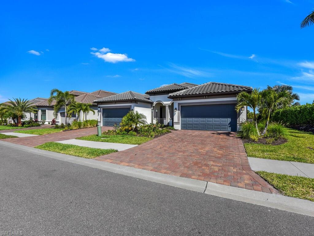 11694 Canal Grande Dr Property Photo 3