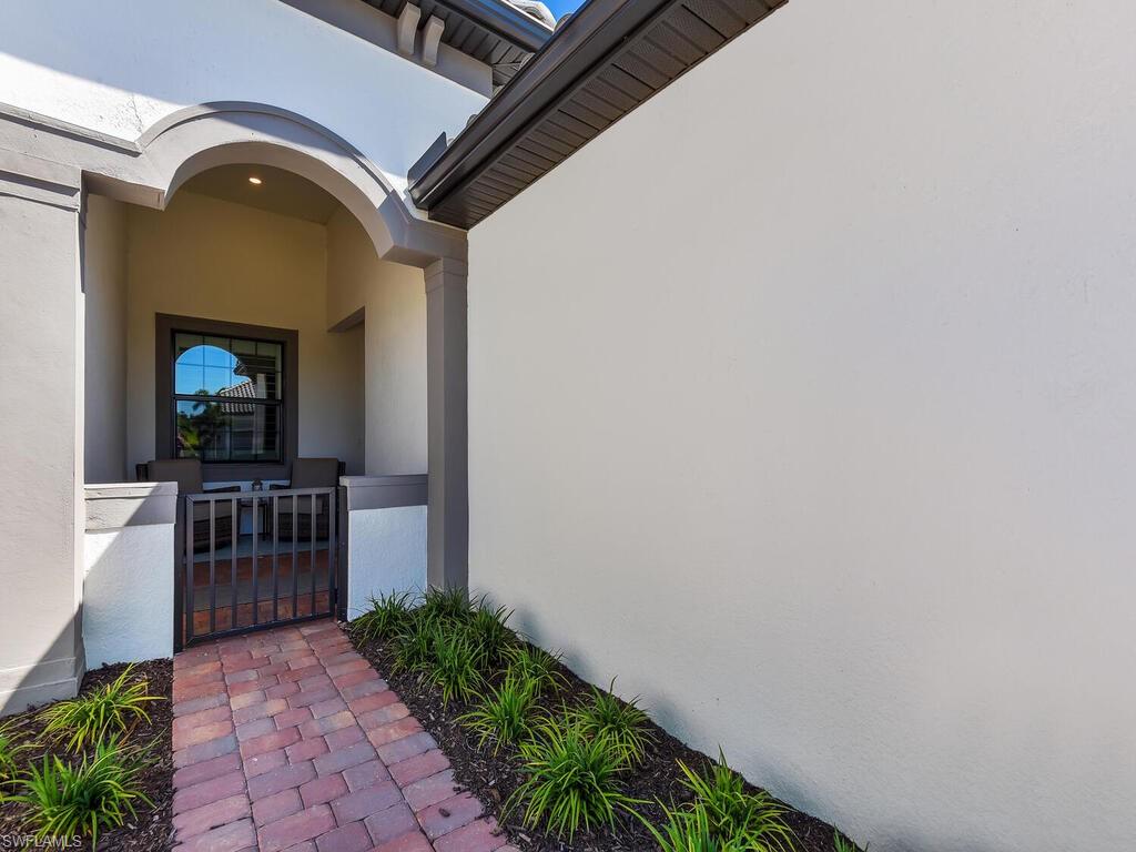 11694 Canal Grande Dr Property Photo 4