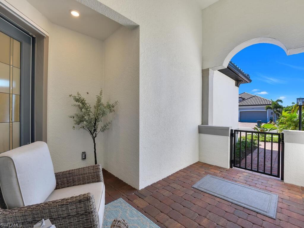 11694 Canal Grande Dr Property Photo 6