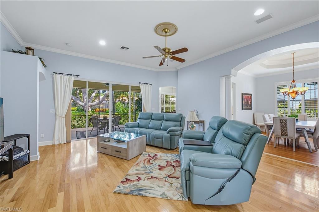 2325 Island Cove Cir Property Photo 7