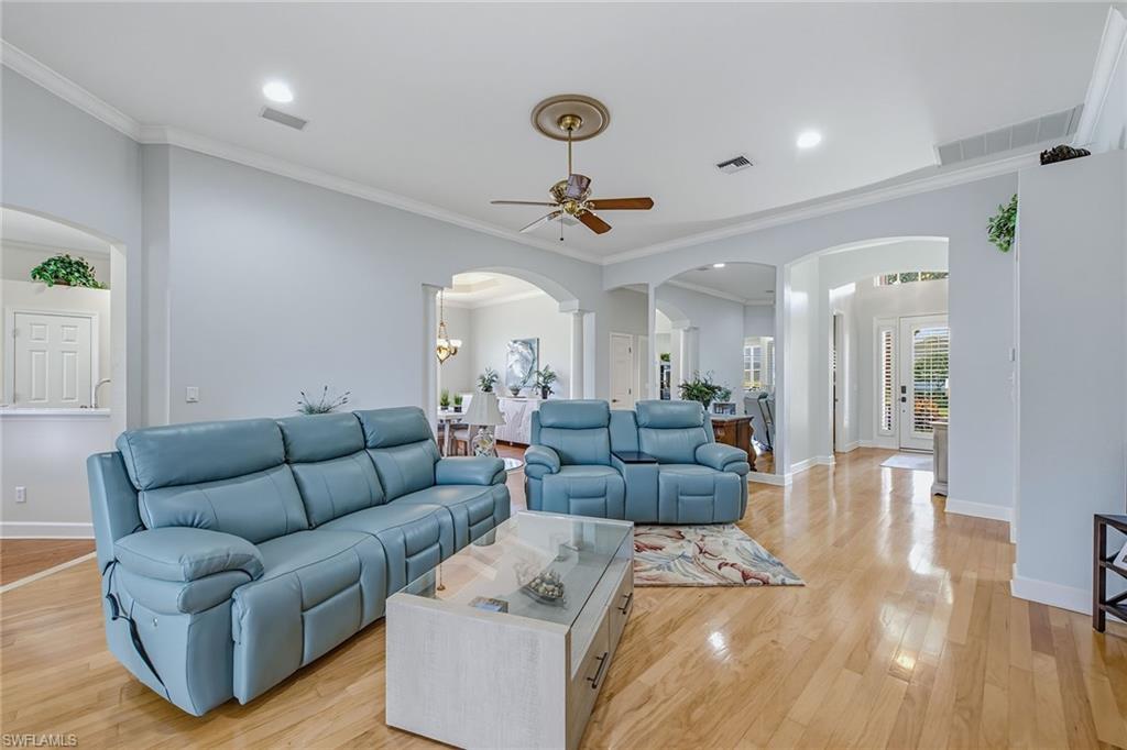2325 Island Cove Cir Property Photo 8