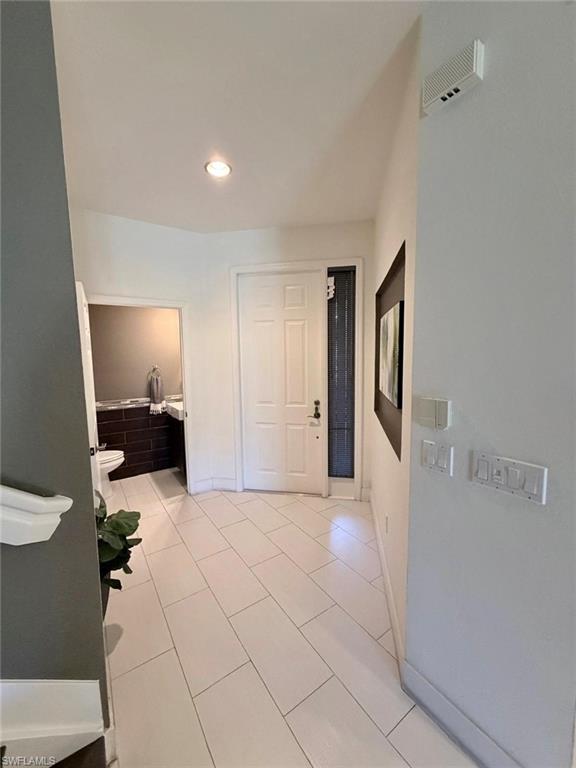 7317 Bristol Cir Property Photo 5