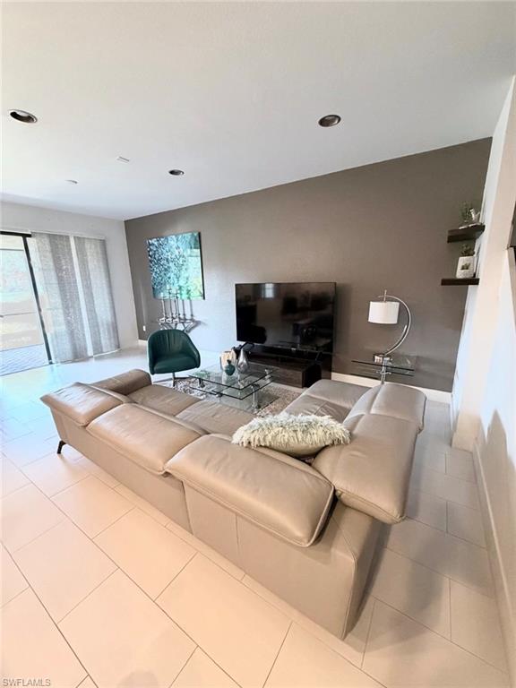 7317 Bristol Cir Property Photo 6