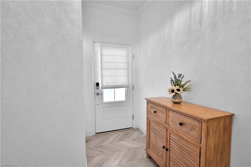 17817 Woodland Ct Property Photo 3