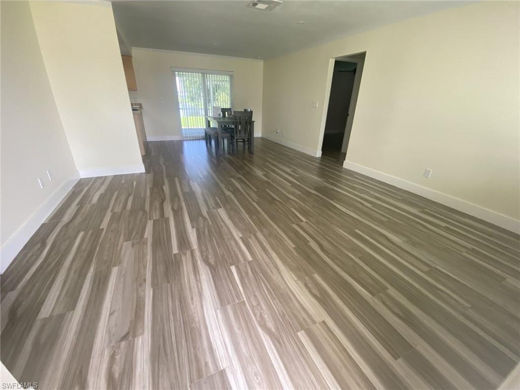 525 11th Ct Property Photo 8