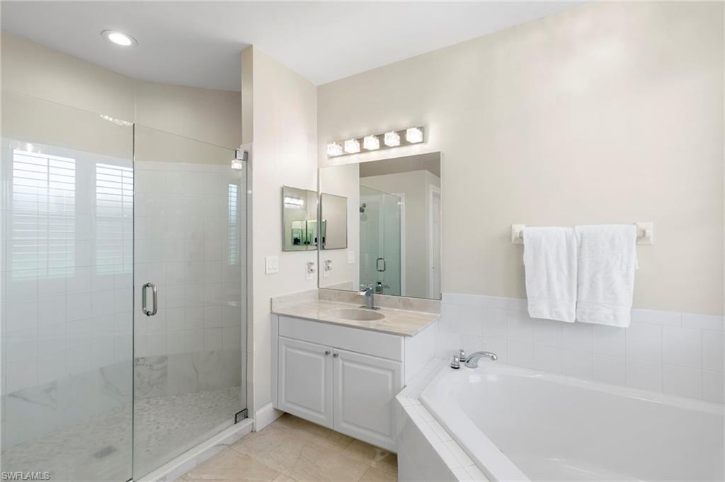6561 Autumn Woods Blvd Property Photo 17
