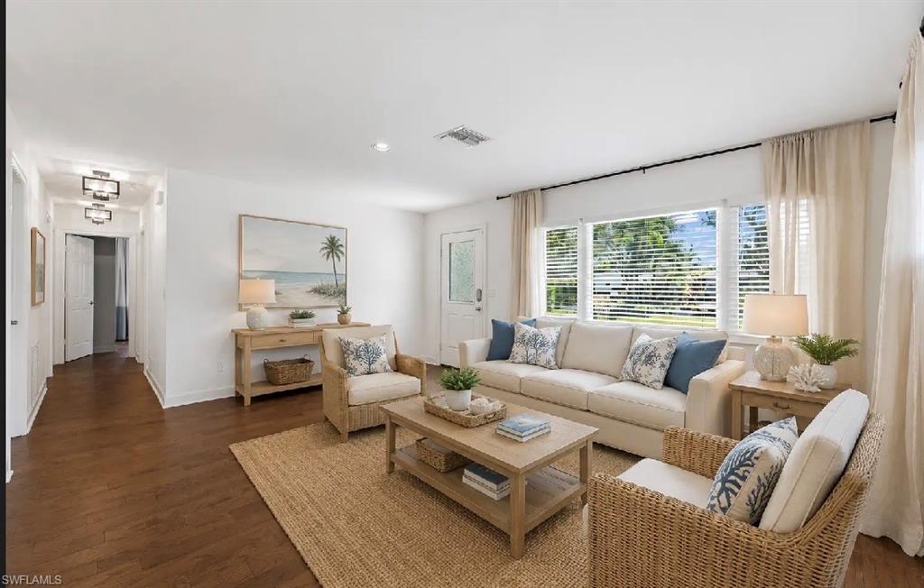 1175 9th Ave N Property Photo 3