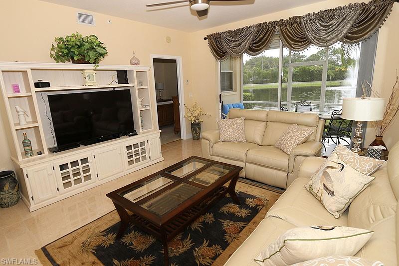 3250 Cypress Glen Way 403 Property Photo 4