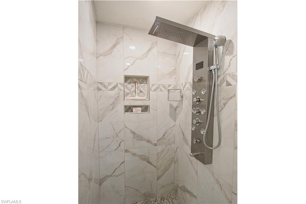 3250 Cypress Glen Way 403 Property Photo 15