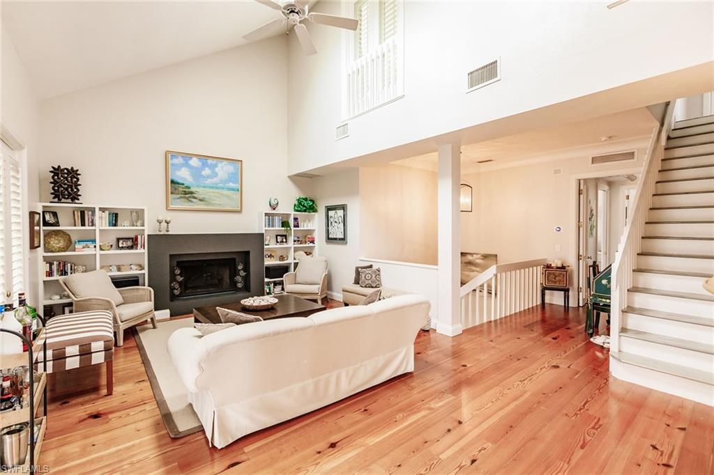 376 Leatherfern Ln Property Photo 12
