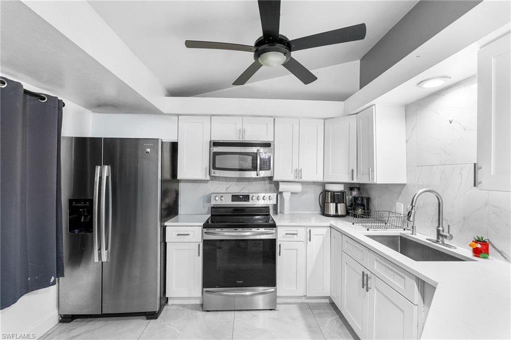 1871 Golden Gate Blvd E Property Photo 4