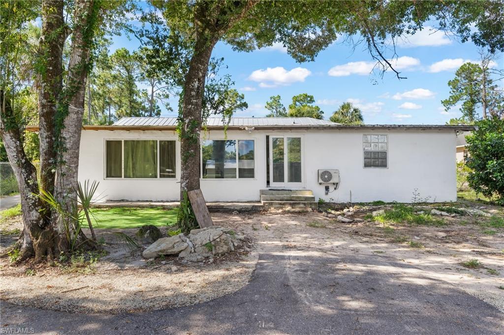1871 Golden Gate Blvd E Property Photo 20