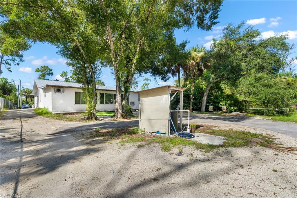 1871 Golden Gate Blvd E Property Photo 22
