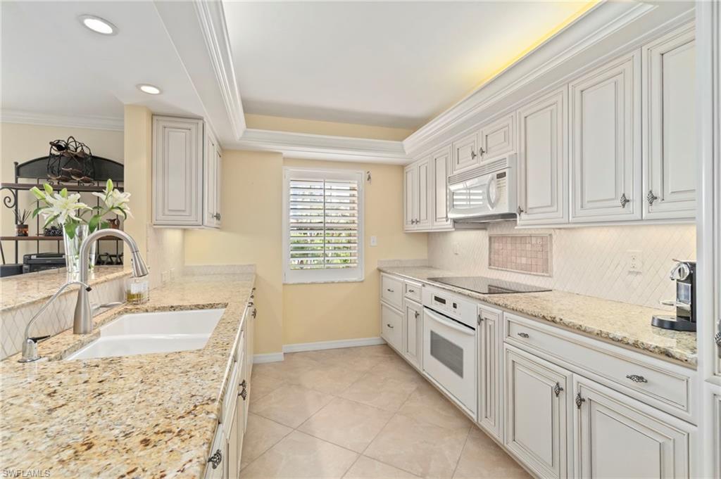 3483 Gulf Shore Blvd N 105 - At 2nd Floor Level Property Photo 10