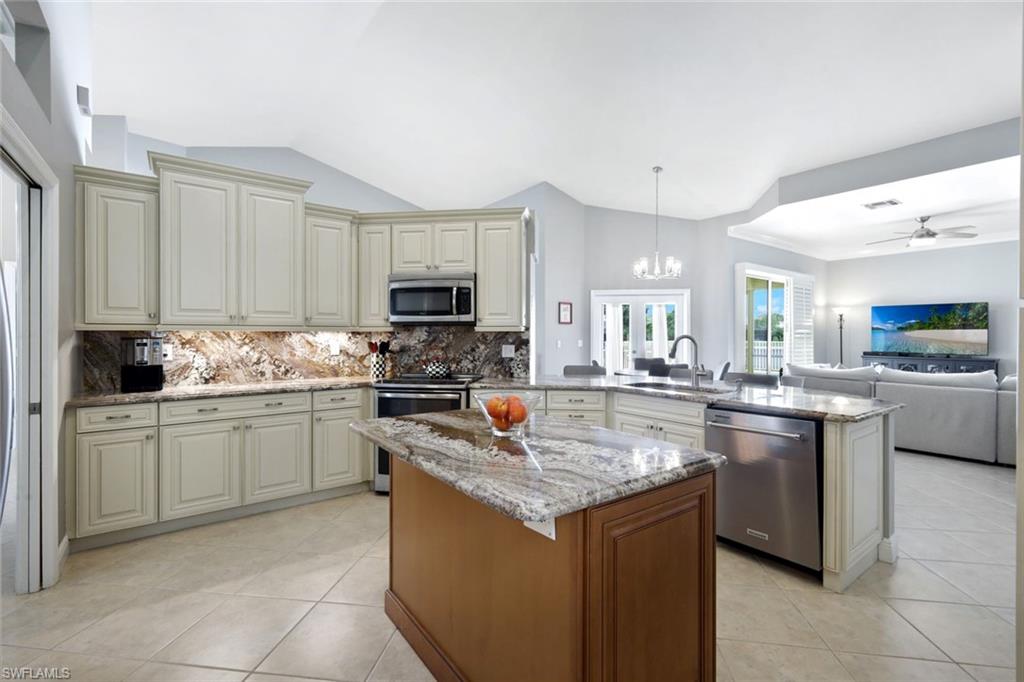 12070 Fairway Isles Dr Property Photo 5