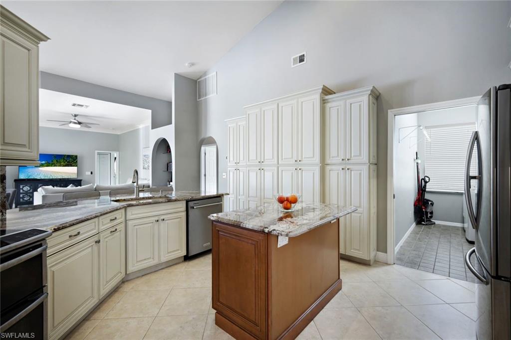 12070 Fairway Isles Dr Property Photo 11