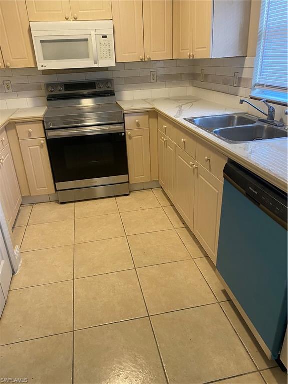 2702 Robin Ave S Property Photo 6