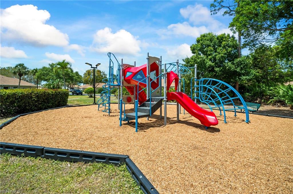 226027517 Property Photo 12