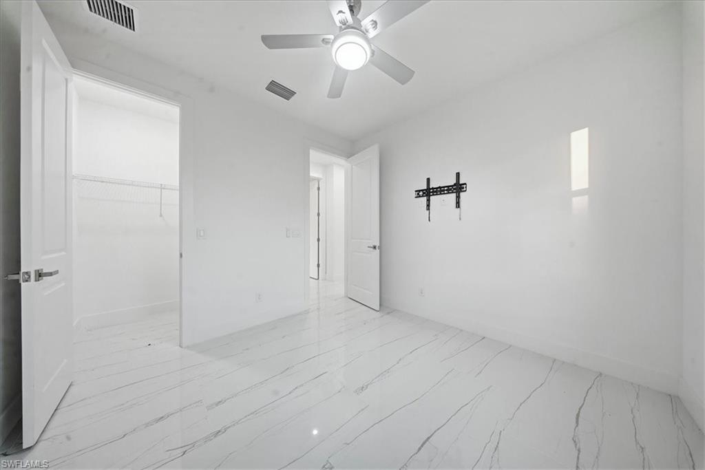 1124 35th Ln Property Photo 23