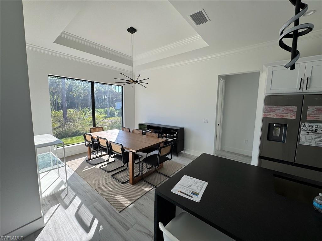 308 Golden Gate Blvd E Property Photo 12