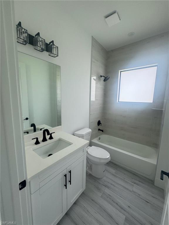 308 Golden Gate Blvd E Property Photo 26