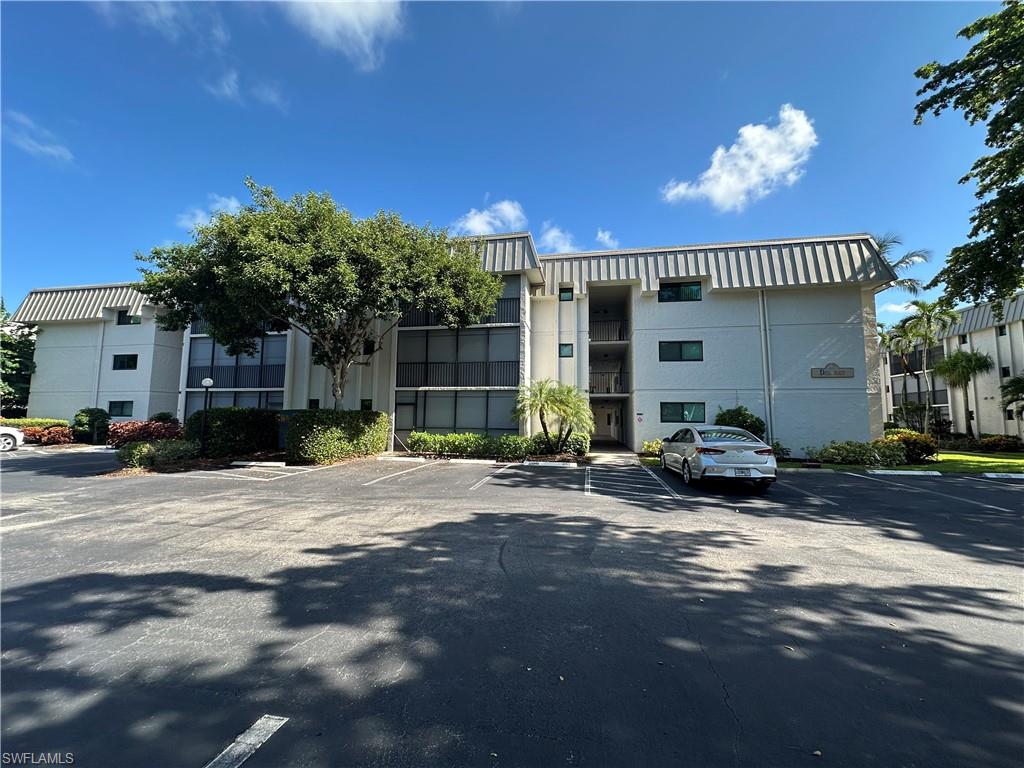788 Park Shore DR D20 Property Photo 1
