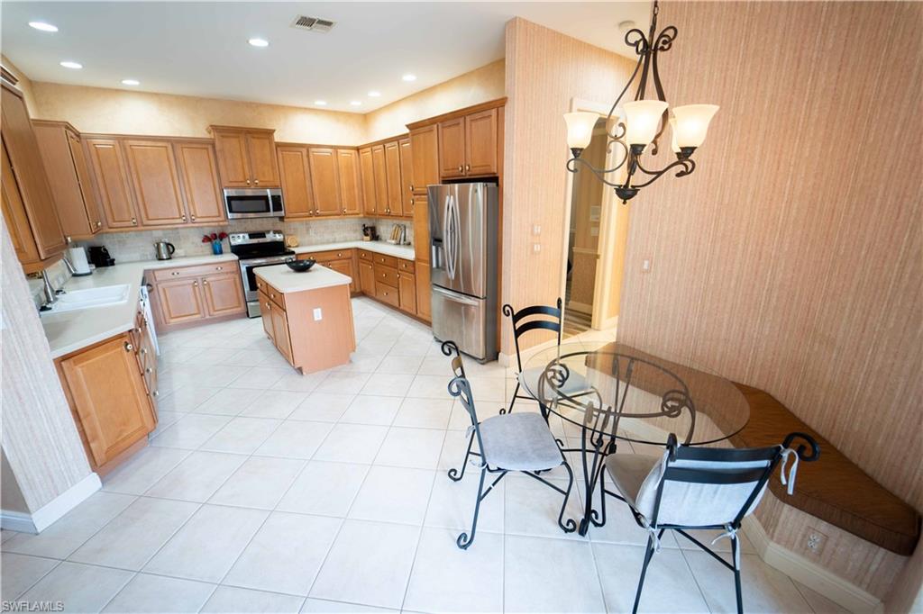 5886 Paradise Cir Property Photo 5