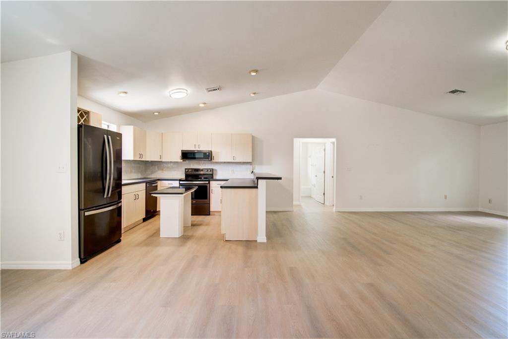 731 Jung Blvd E Property Photo 3