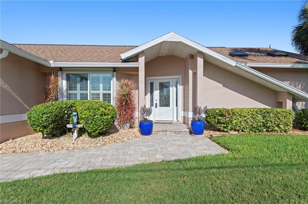 1330 4th Ct Property Photo 3