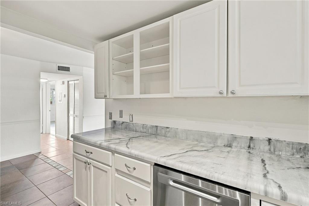 4290 Gulfstream Dr 5 Property Photo 4