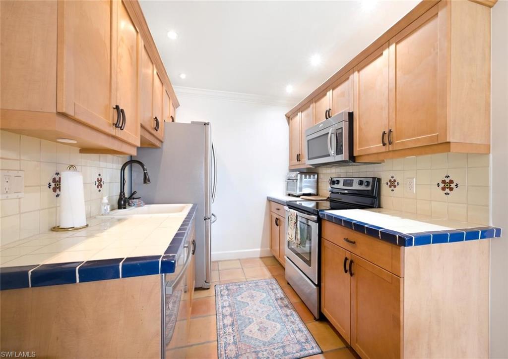 333 Harbour Dr 209 Property Photo 16