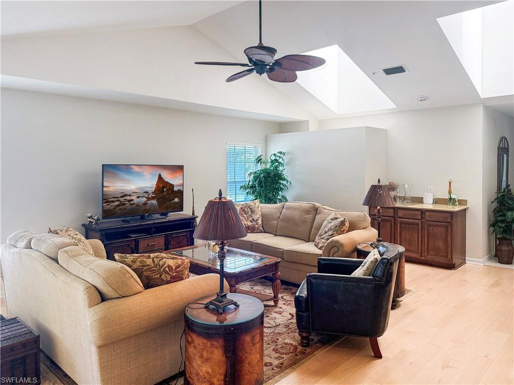 776 Eagle Creek Dr 303 Property Photo 6